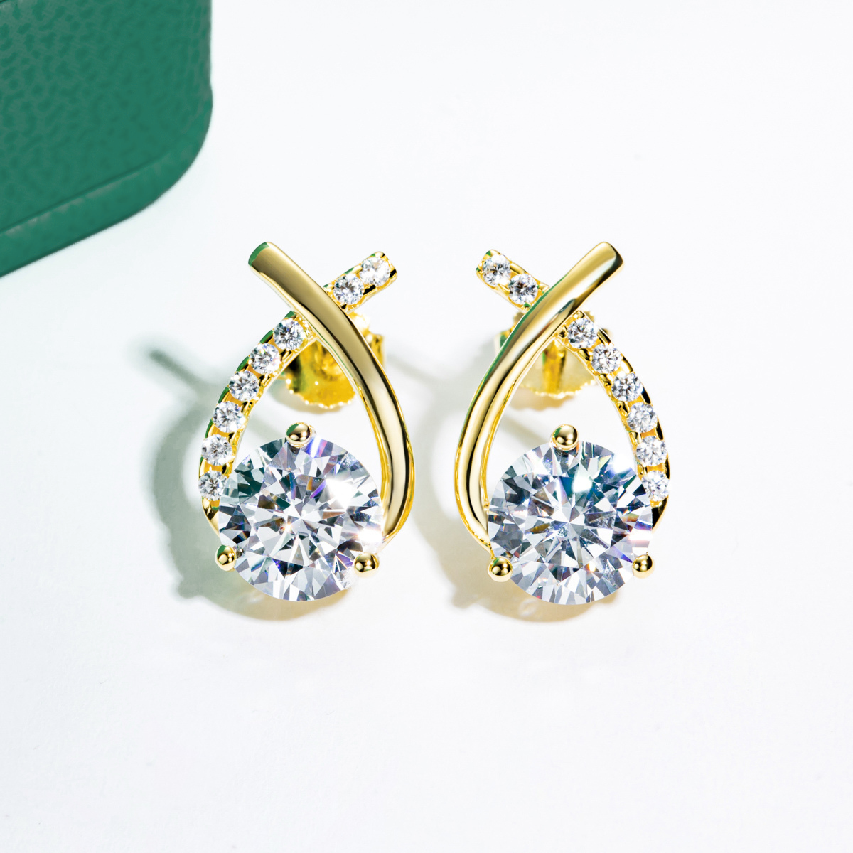 Aurora Moissanite Earring