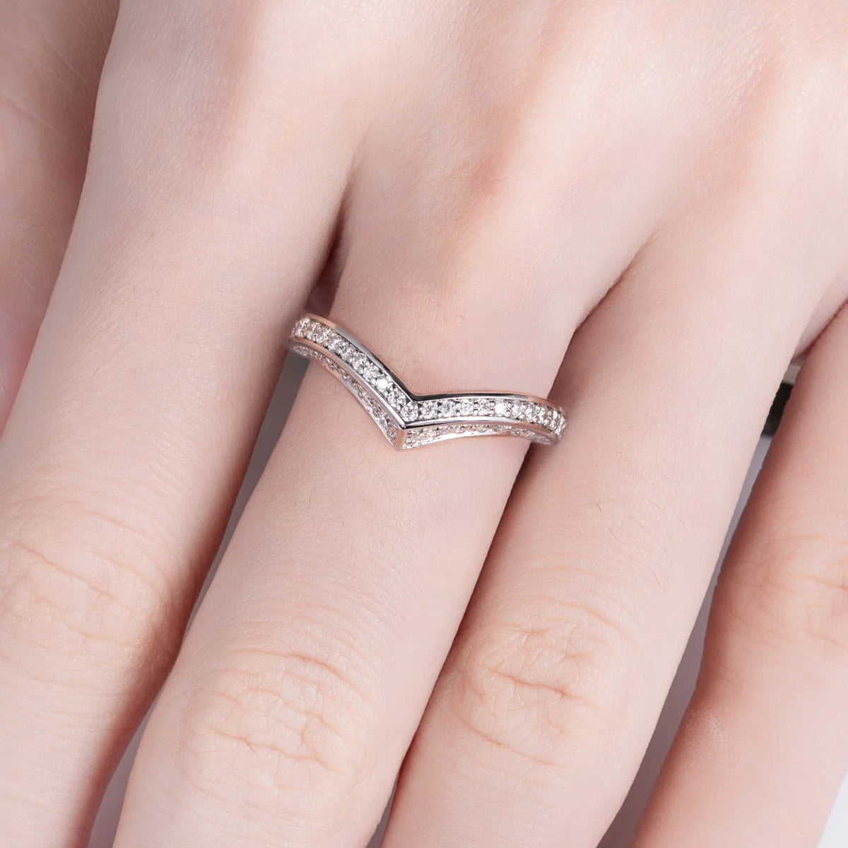 Half Wedding Ring V Design Moissanite