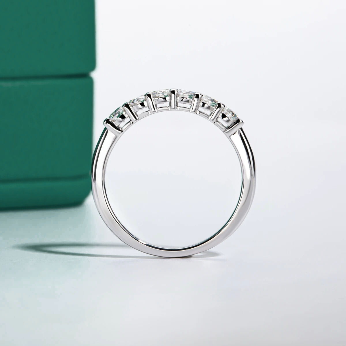 Half Wedding Ring 60 Moissanite Points