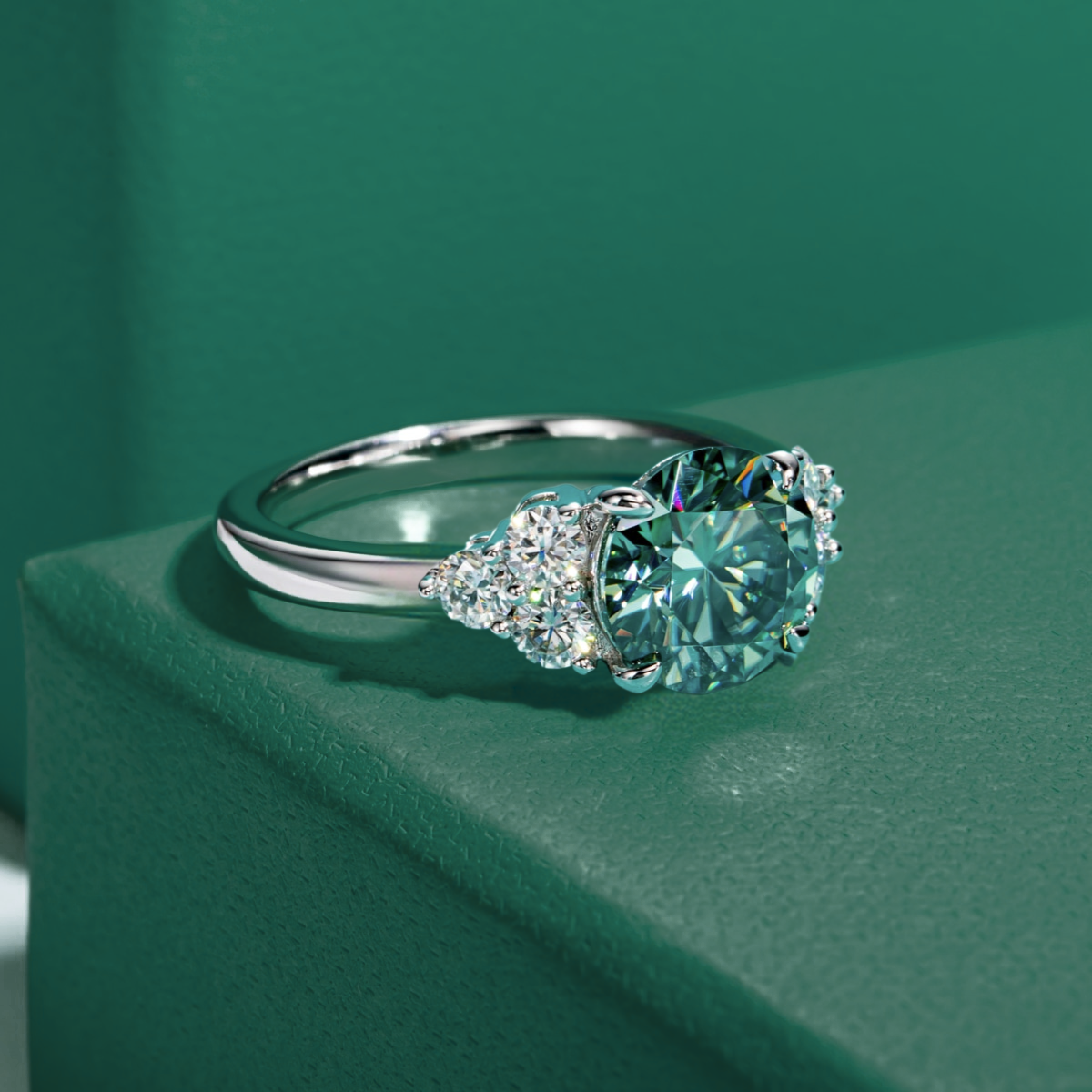 Luxury Green Moissanite Ring
