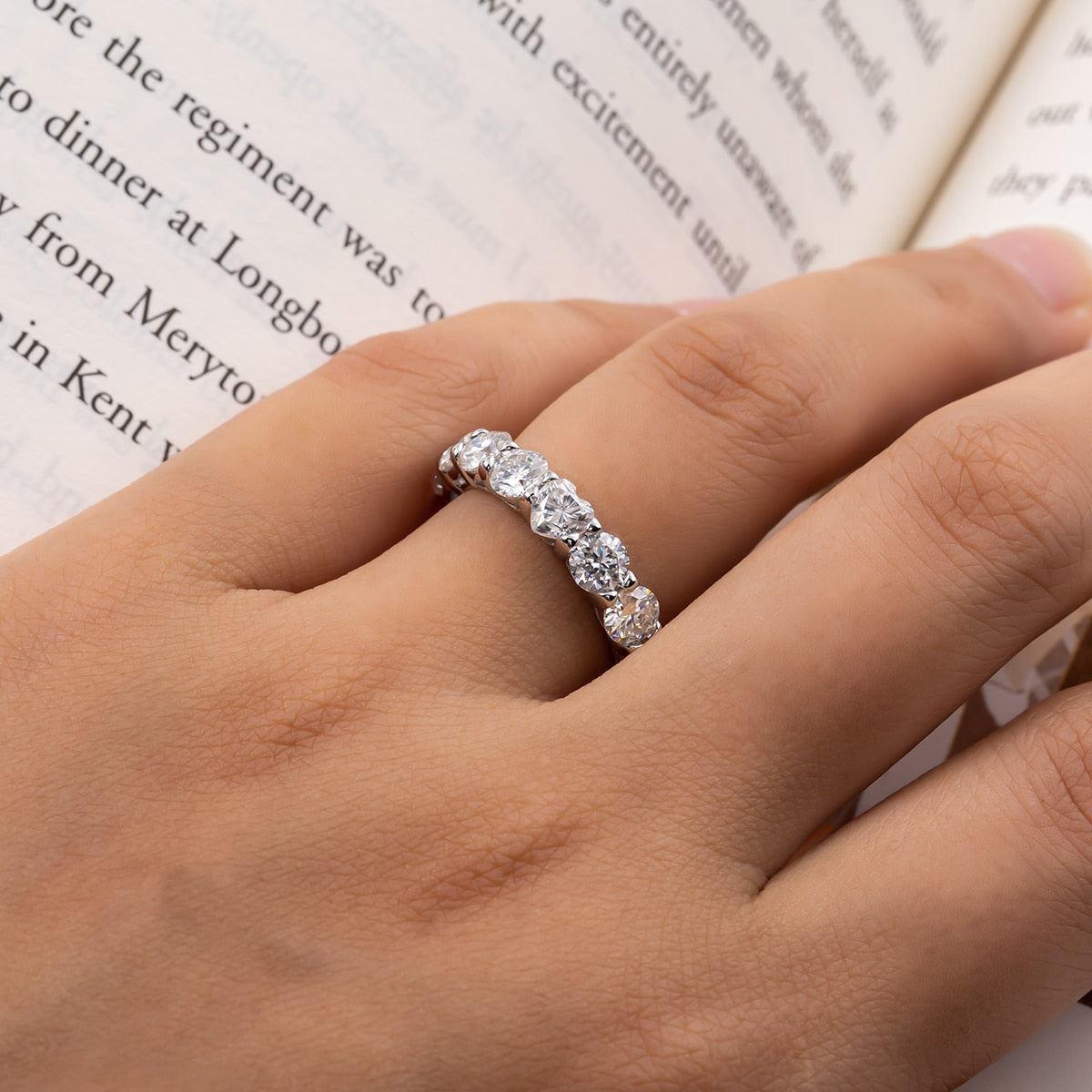 Lovely Moissanite Wedding Ring