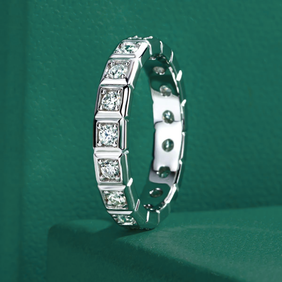 Quadralla Moissanite Ehering