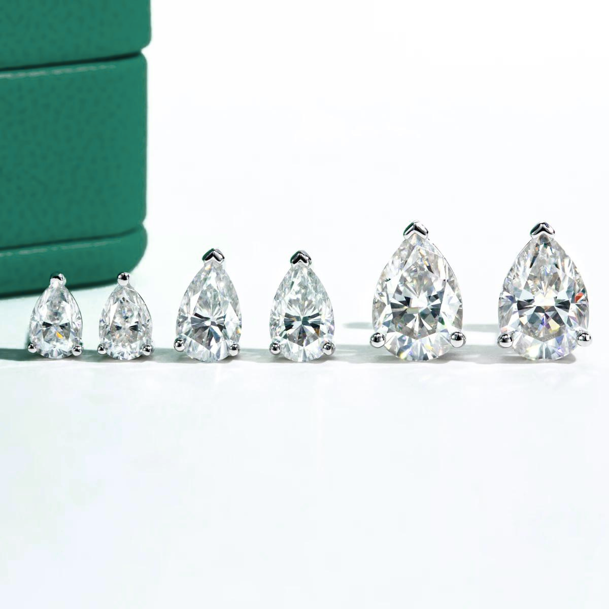 Pear Stud Earring in 10k Gold