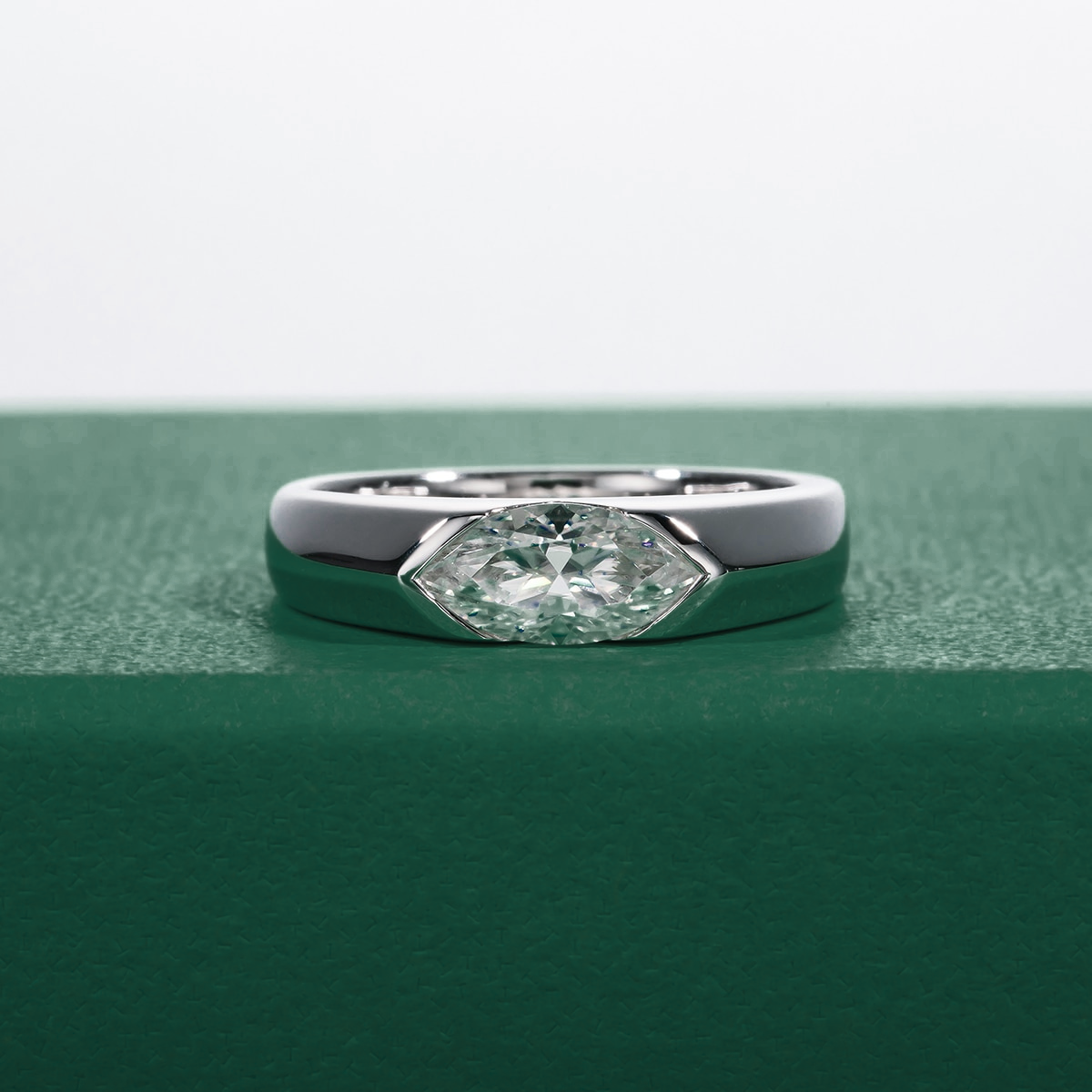 Hoheit Missanit Ring Marquise