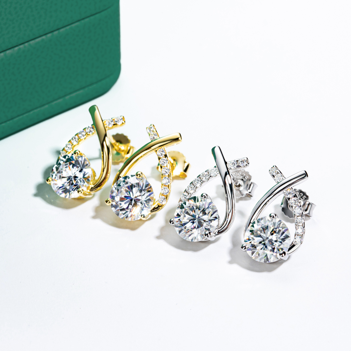 Aurora Moissanite Earring
