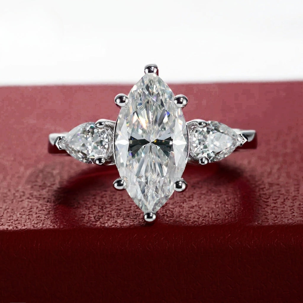 Navette Reine Marquise Moissanite Ring