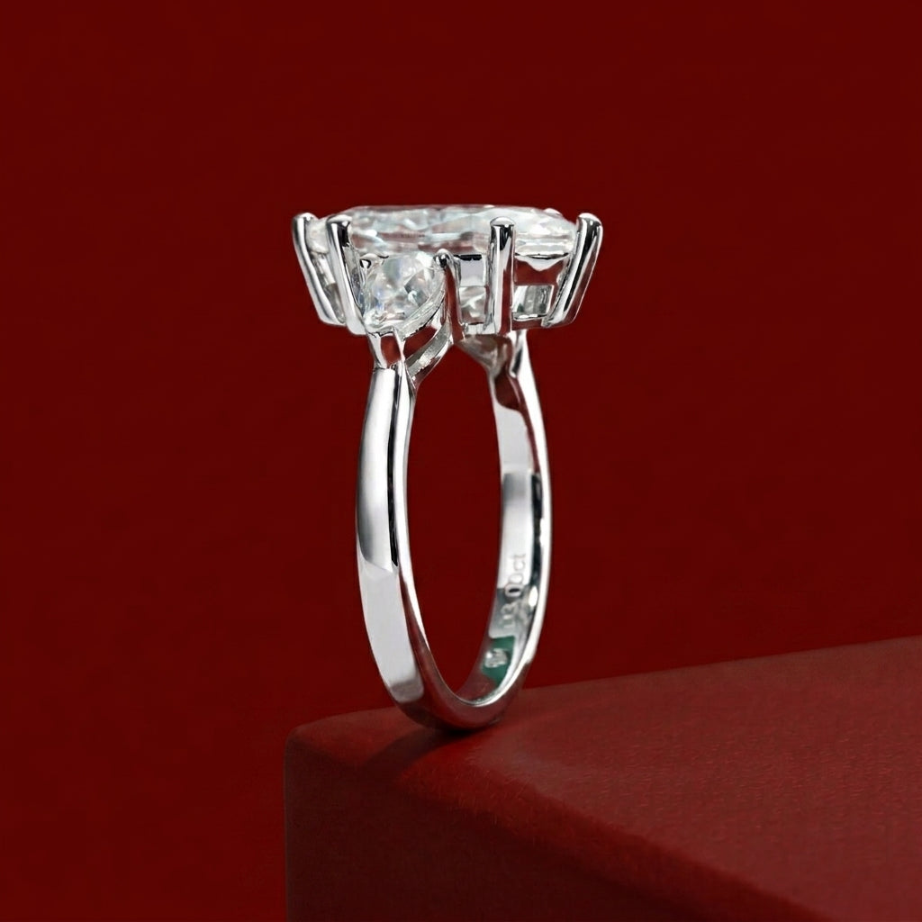 Navette Reine Marquise Moissanite Ring