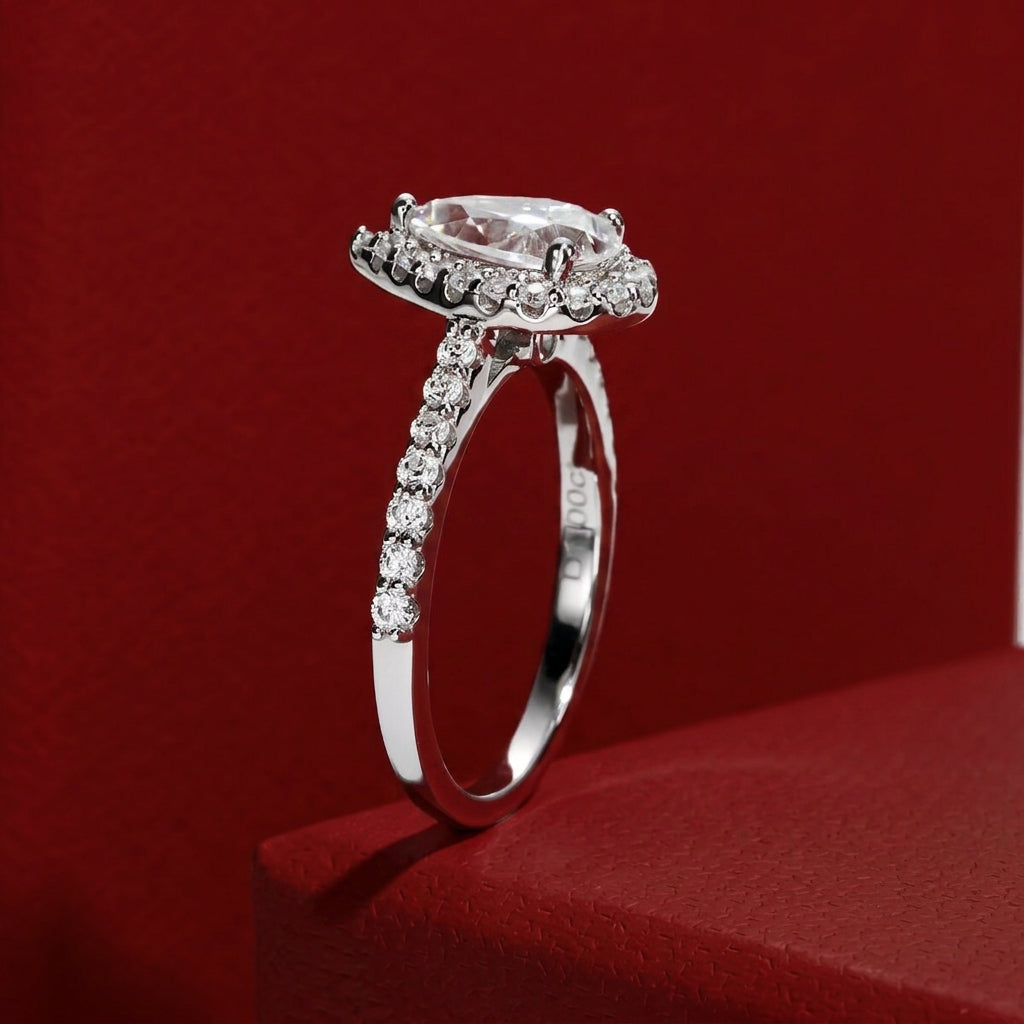 Poire Moissanite Ring