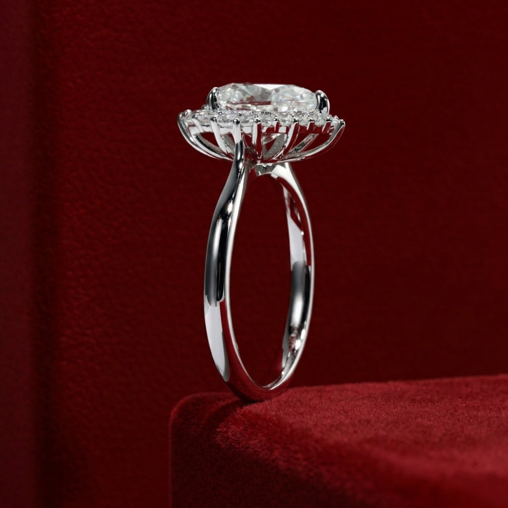 Halo Poire Moissanite Ring