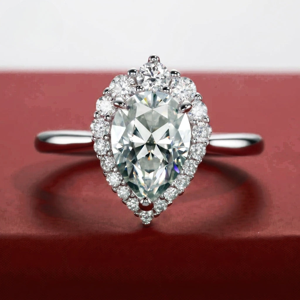 Halo Poire Moissanite Ring