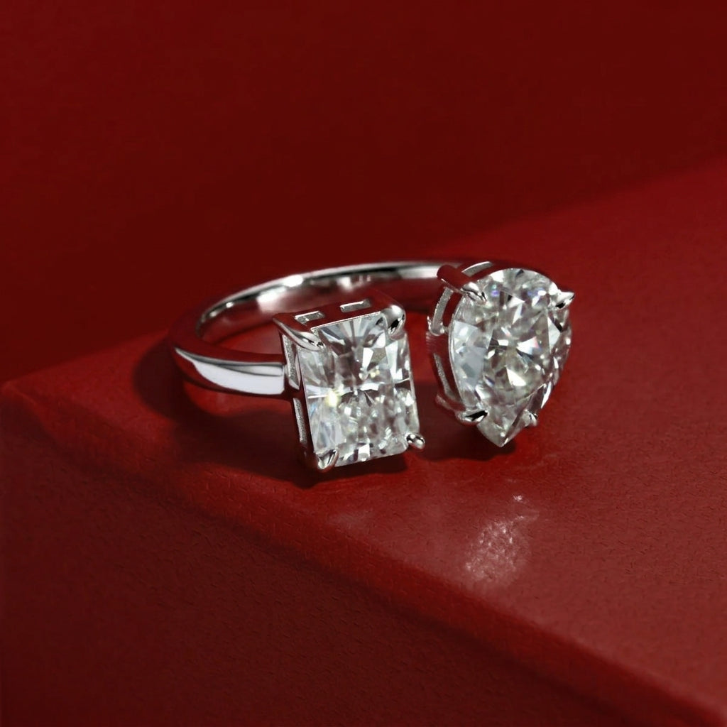 Étoile Radiant Pear Moissanite Ring