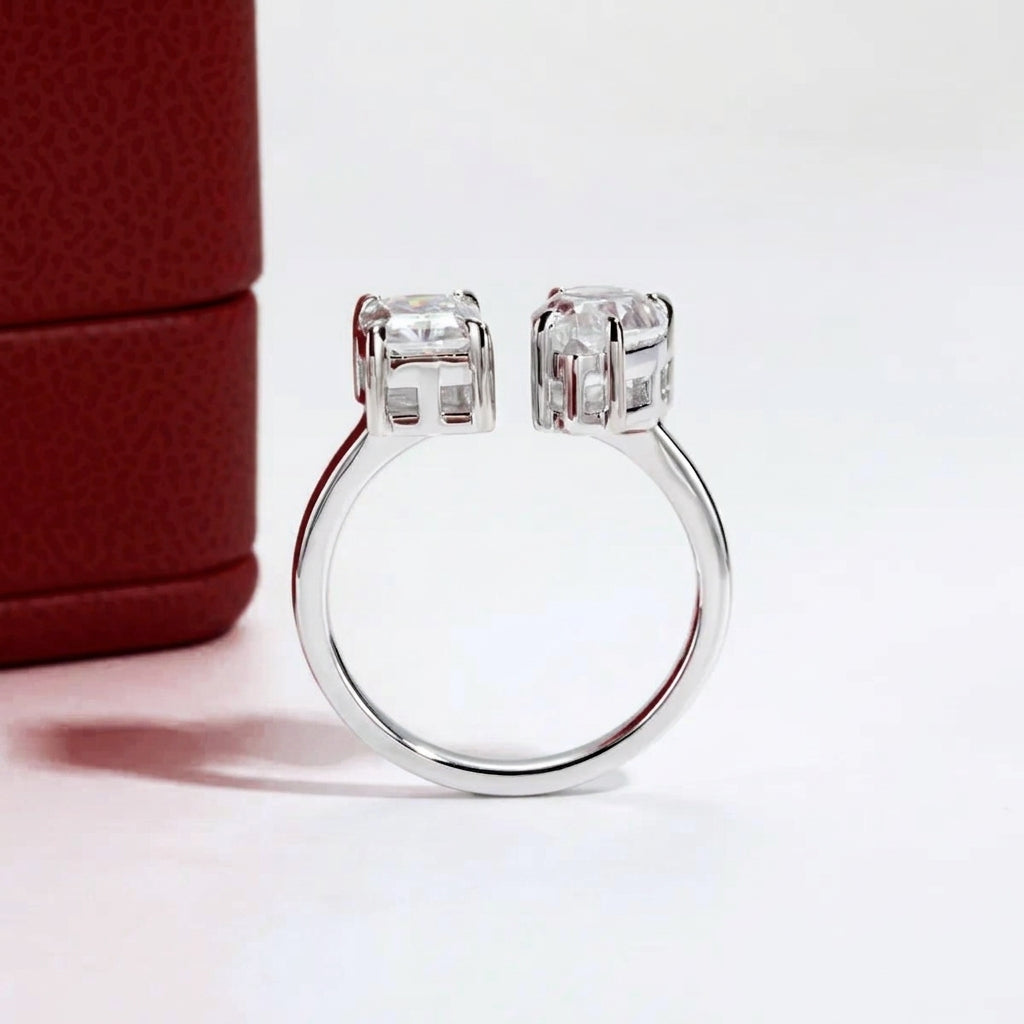 Étoile Radiant Pear Moissanite Ring