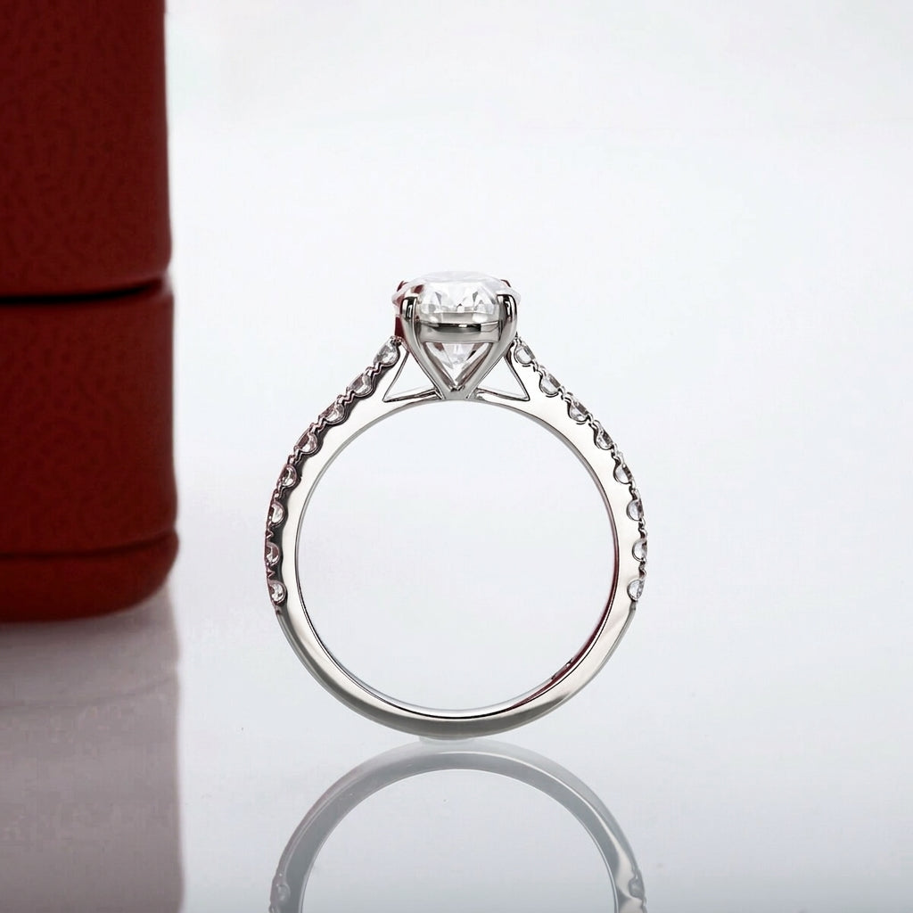 Aurore Oval Moissanite Ring