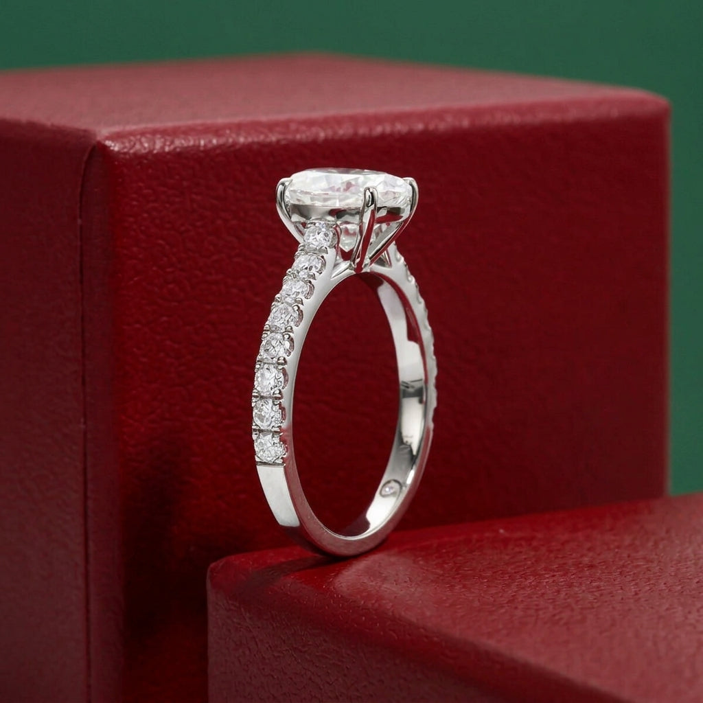 Aurore Oval Moissanite Ring