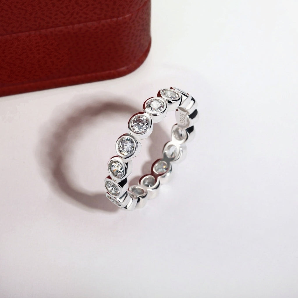 Perle Moissanite Wedding Band