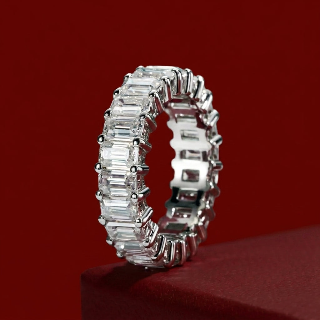 Cubique Moissanite Wedding Band