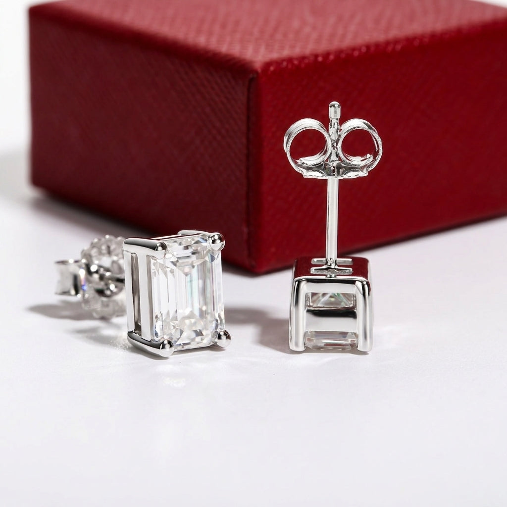 Émeraude Or 10k Moissanite Earrings