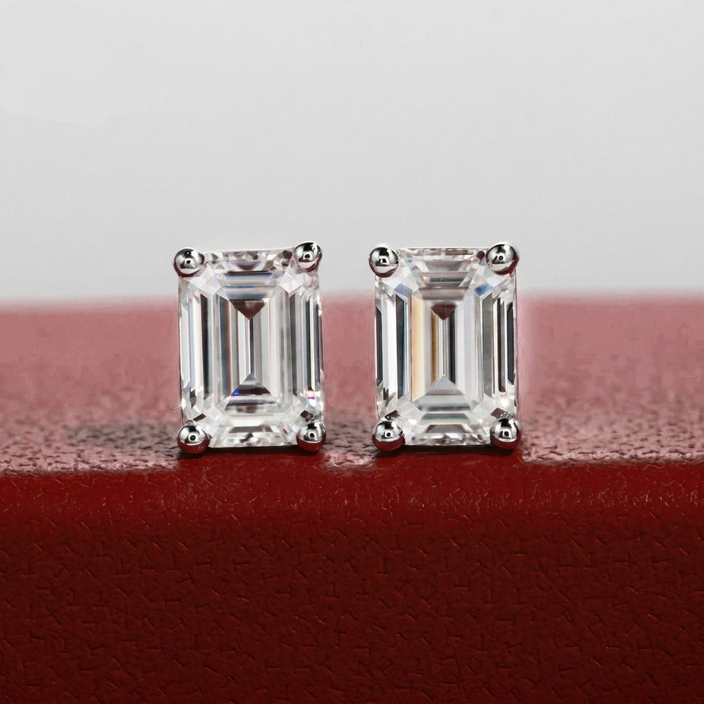 Émeraude Or 10k Moissanite Earrings
