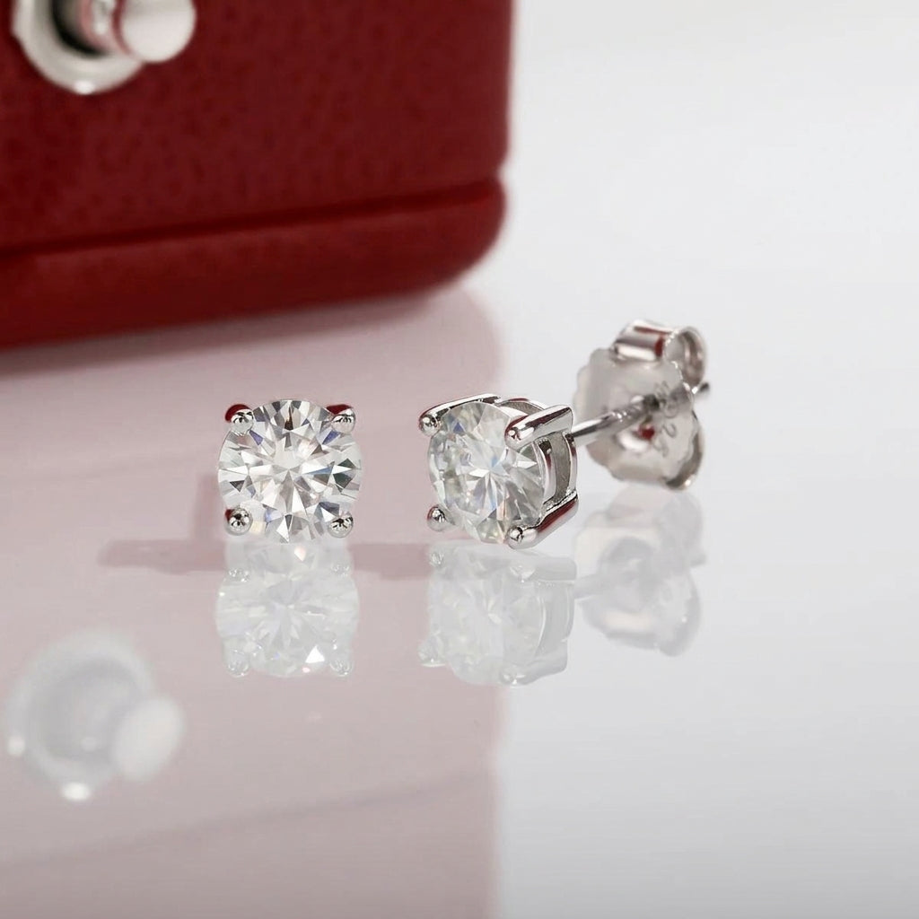 Quatre Millimètres Moissanite Earrings