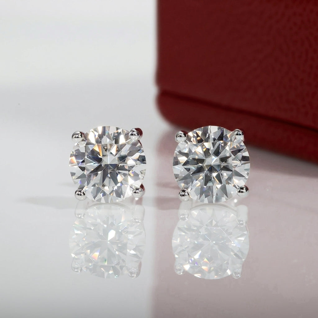 Quatre Griffes Moissanite Earrings