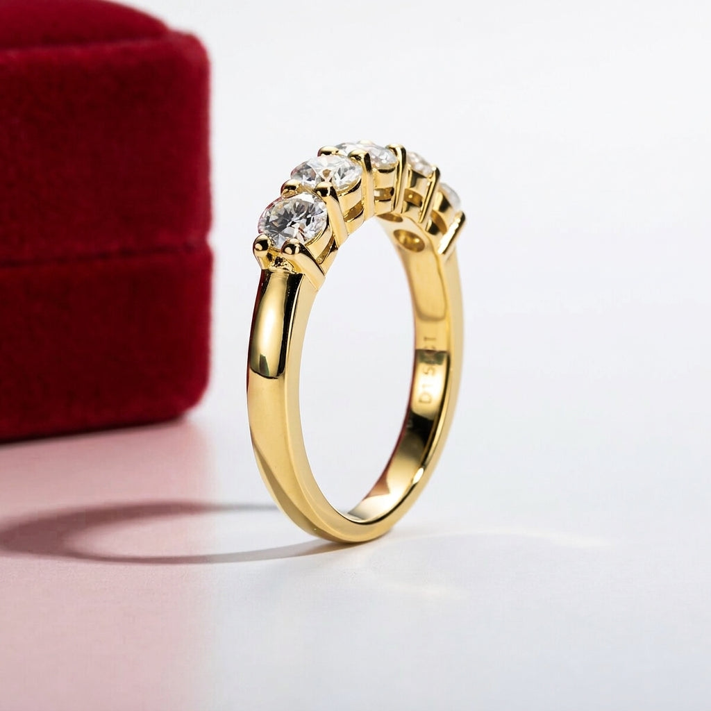 Or Cent Moissanite Gold Half Eternity Band