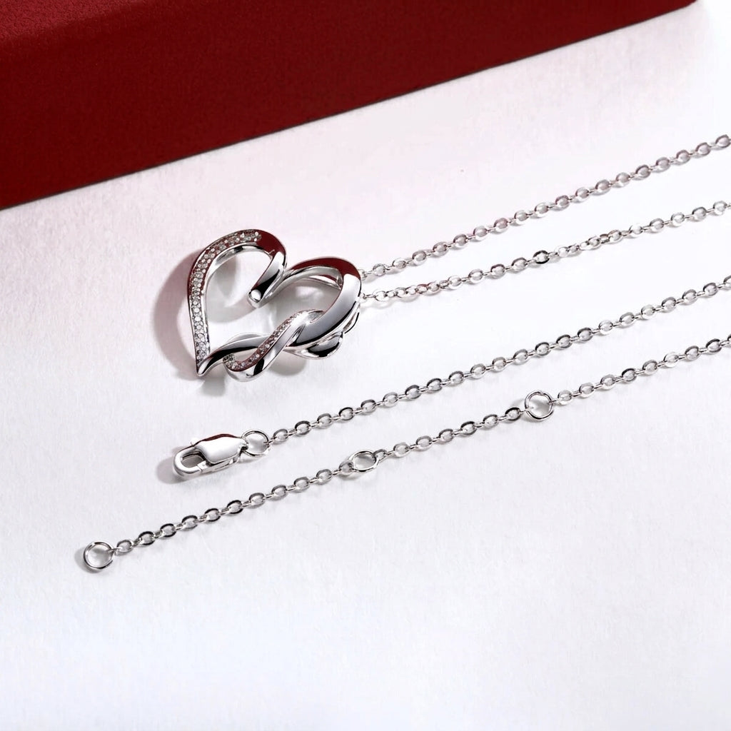 Amour Infini Moissanite Necklace