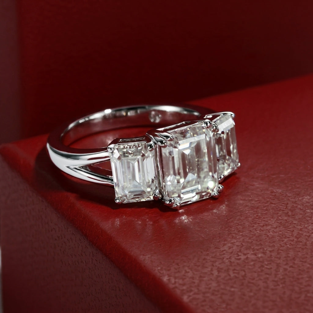 Trilogy Émeraude Moissanite Ring