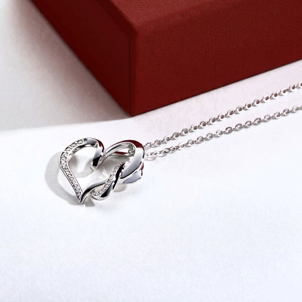 Amour Infini Moissanite Necklace