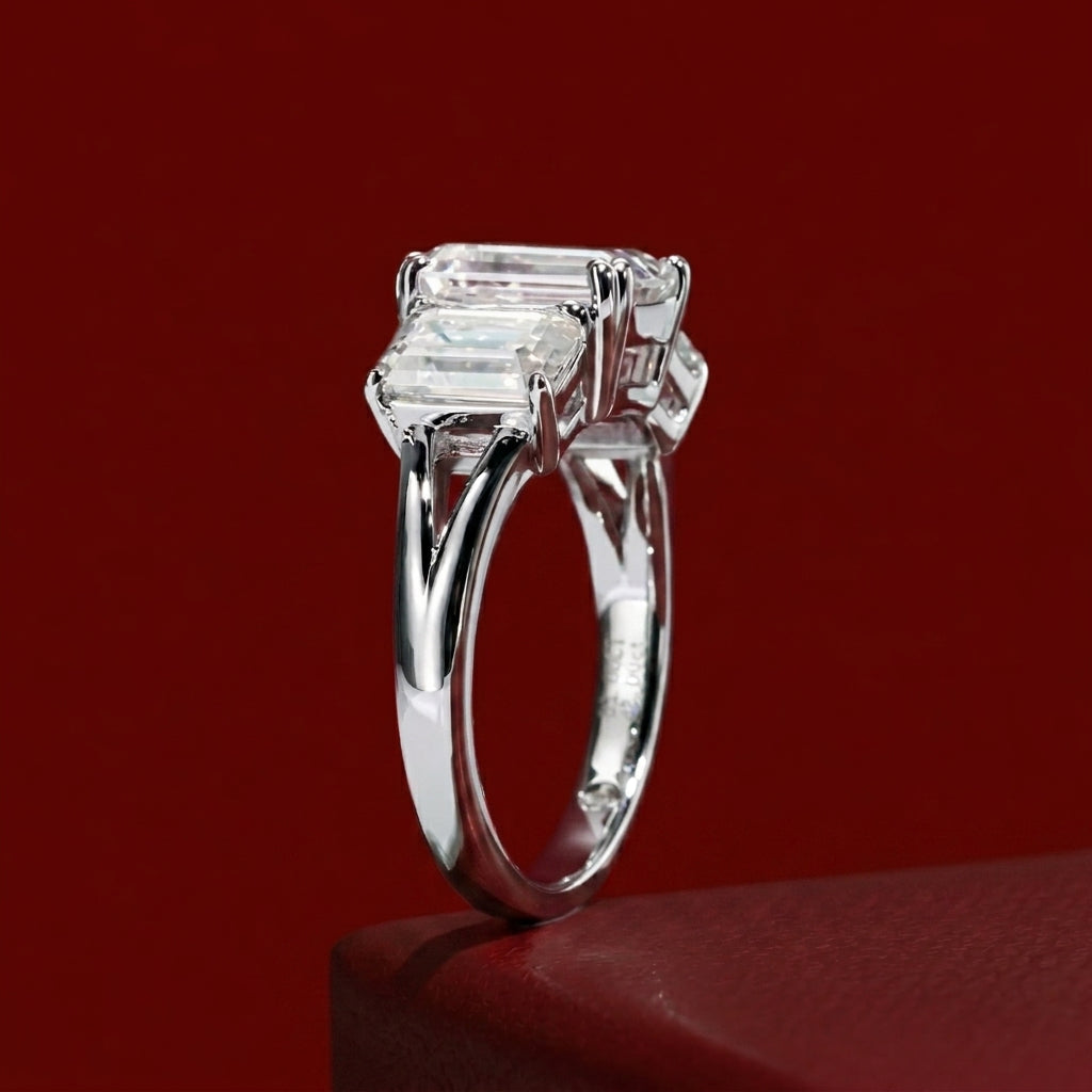 Trilogy Émeraude Moissanite Ring