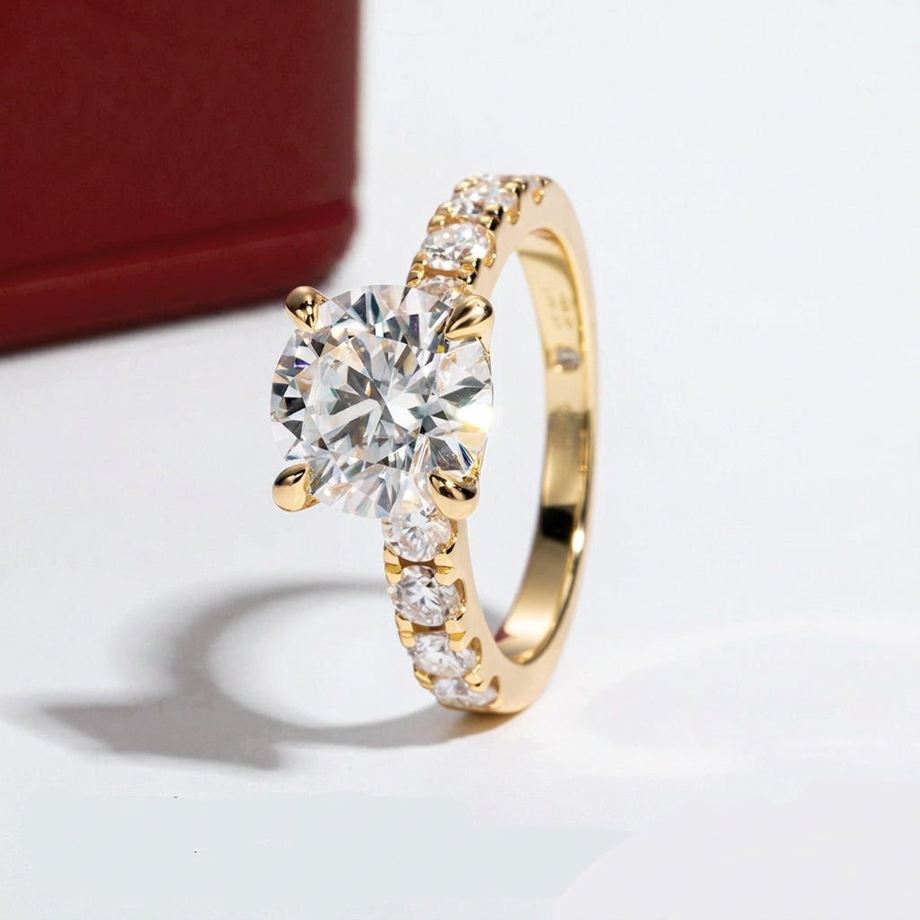 Céleste Moissanite Ring