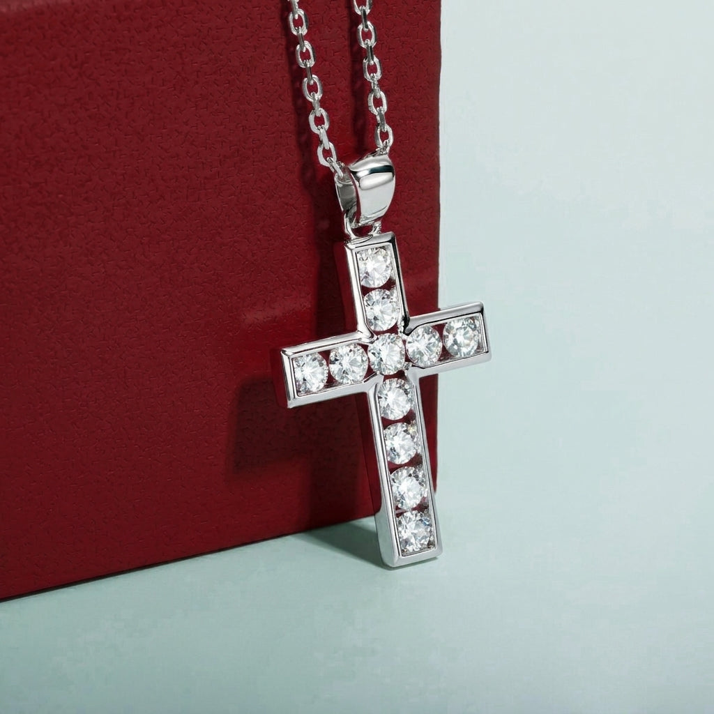 Croix Précieuse Moissanite Necklace