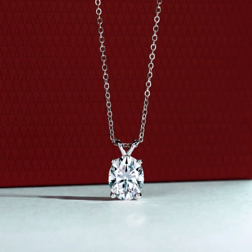 Ovale Moissanite Necklace