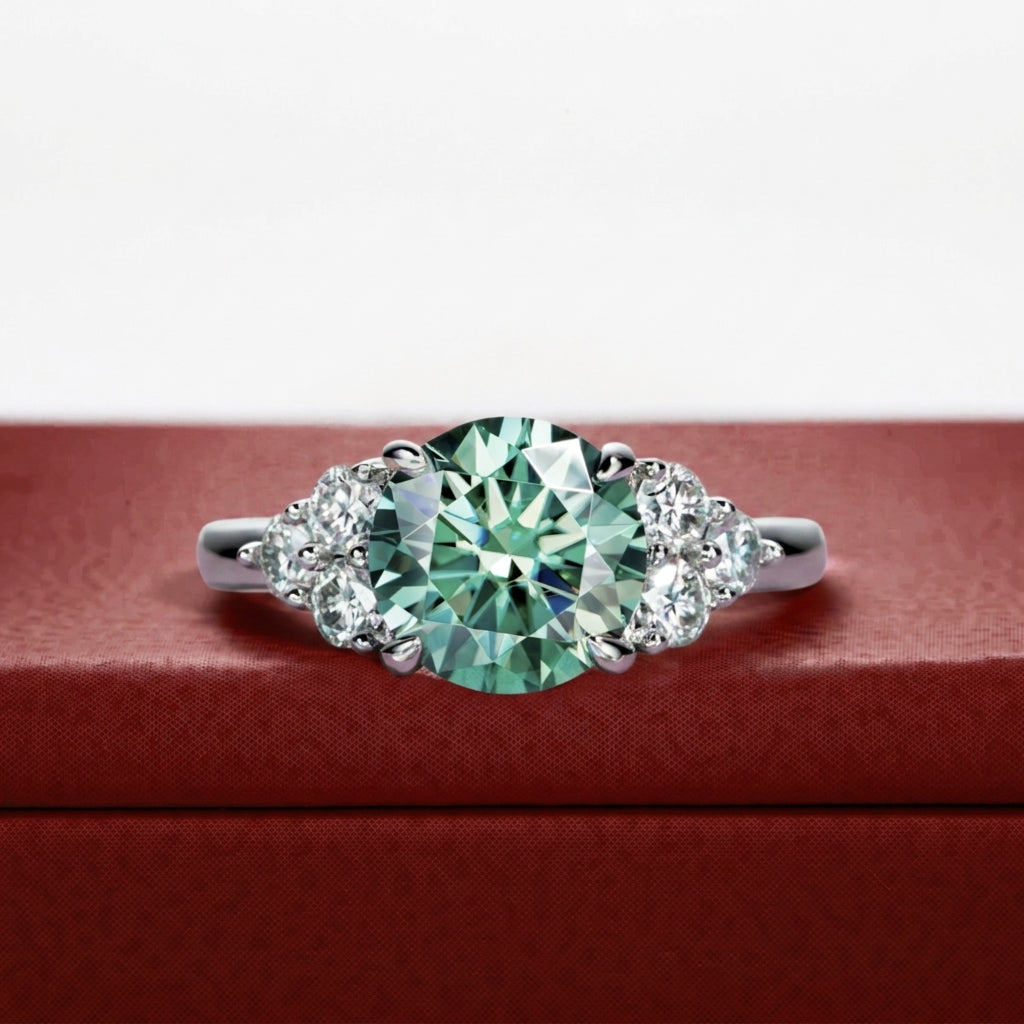 Luxe Vert Moissanite Ring