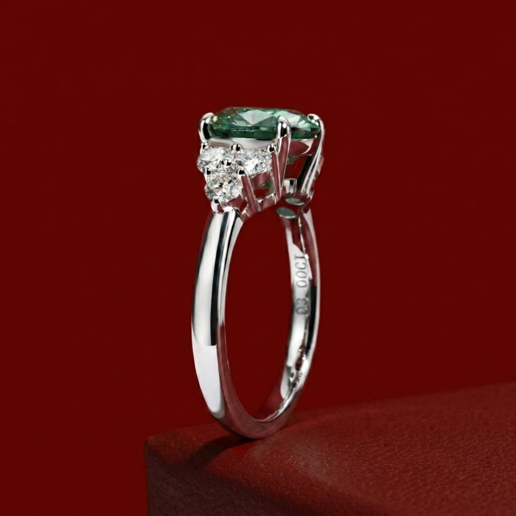 Luxe Vert Moissanite Ring