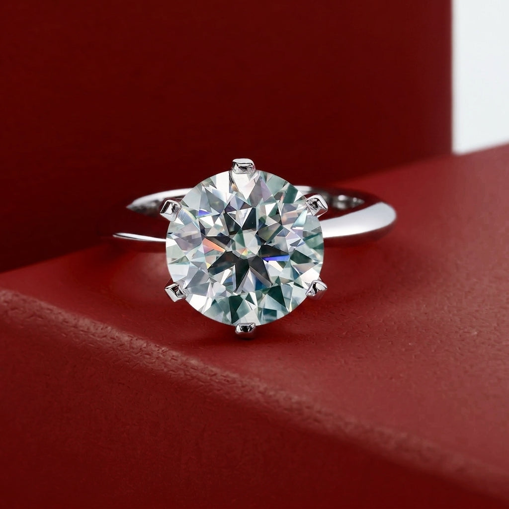 Classique Moissanite Solitaire Ring