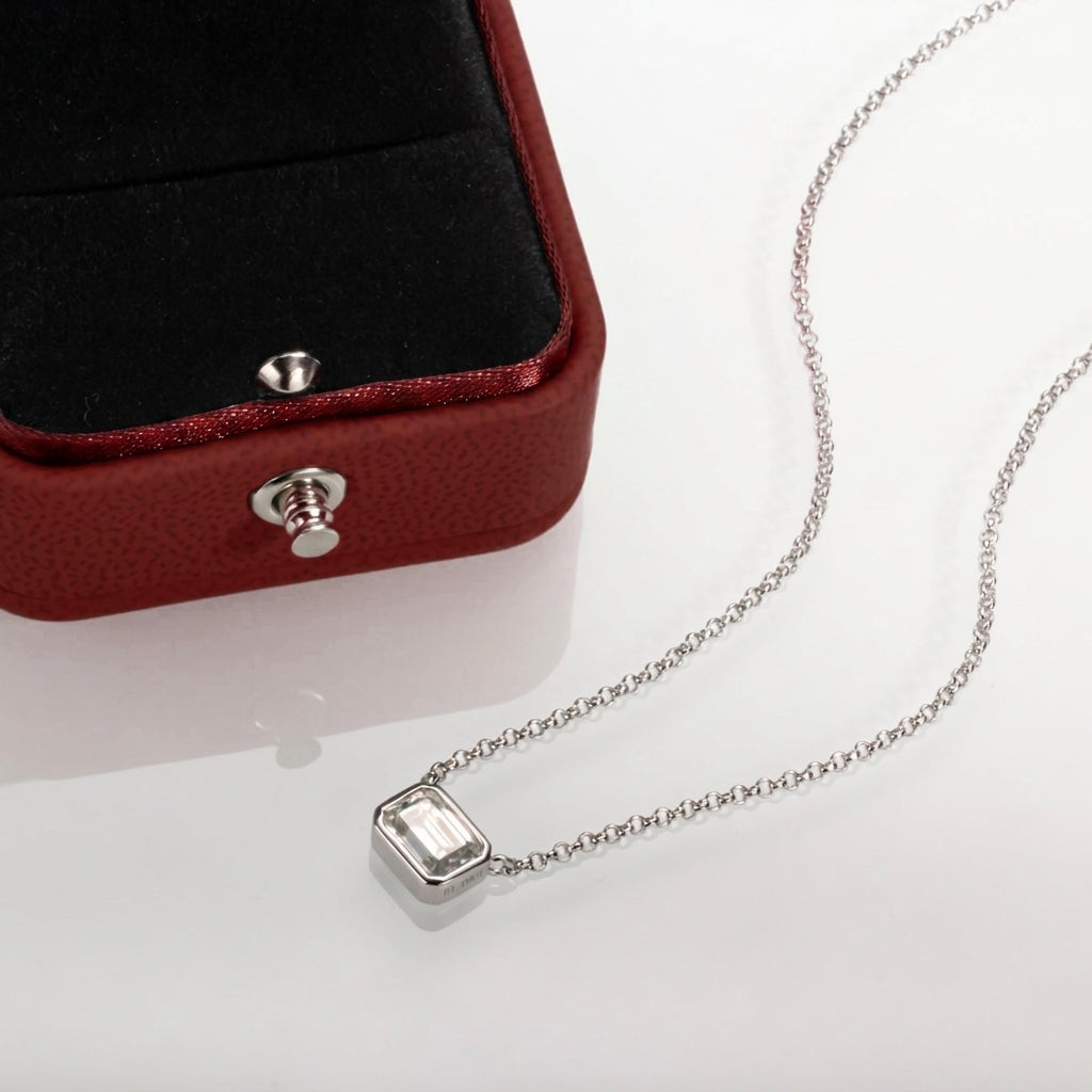 Lauren Émeraude Moissanite Necklace