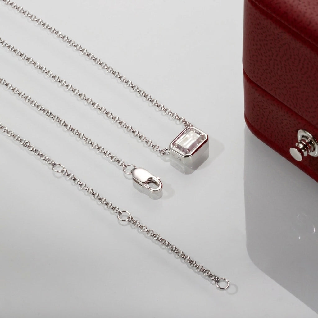 Lauren Émeraude Moissanite Necklace