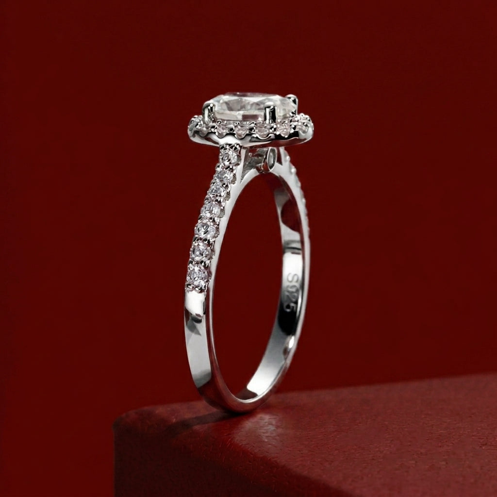 Halo Aurore Oval Moissanite Ring