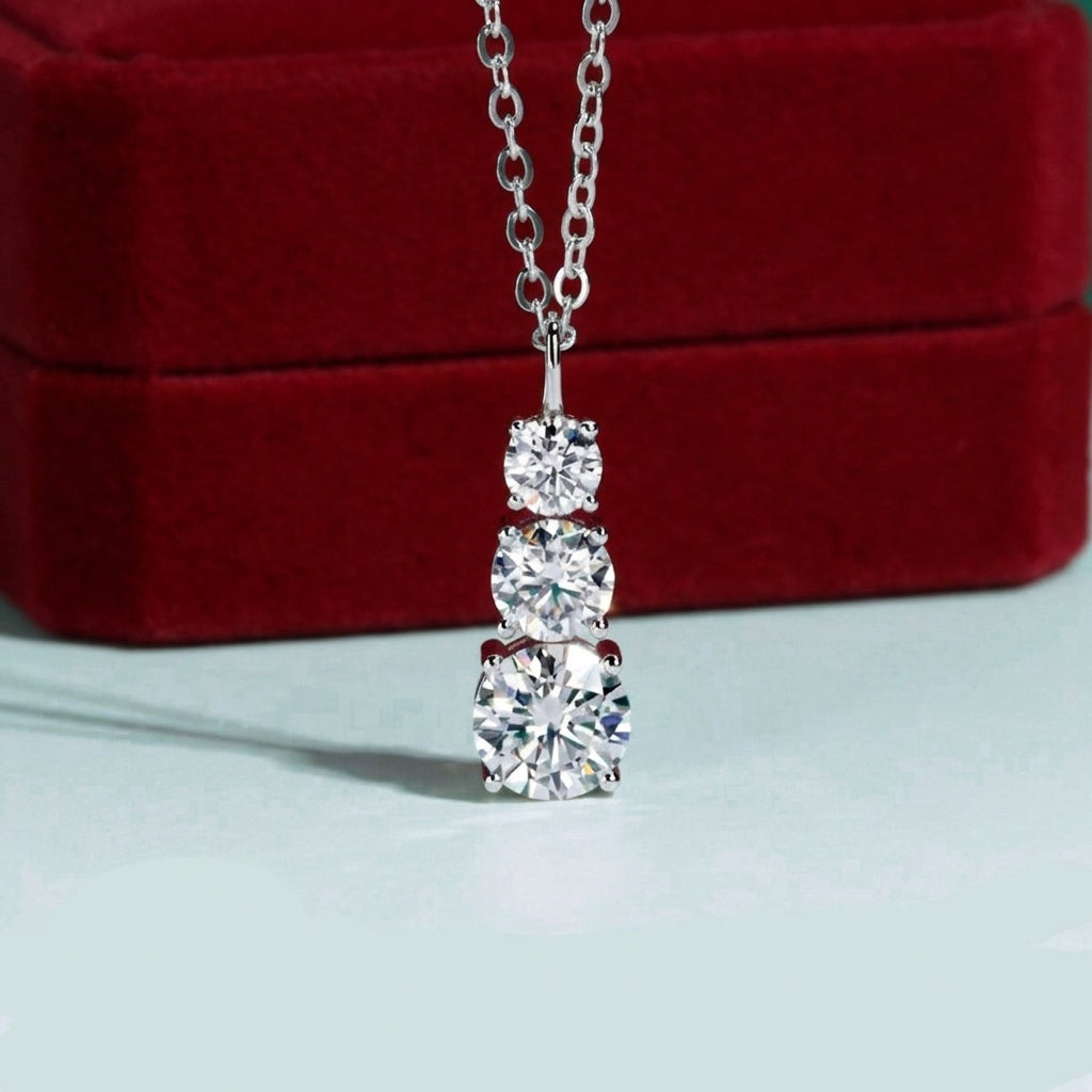 Trilogy Brillant Moissanite Necklace