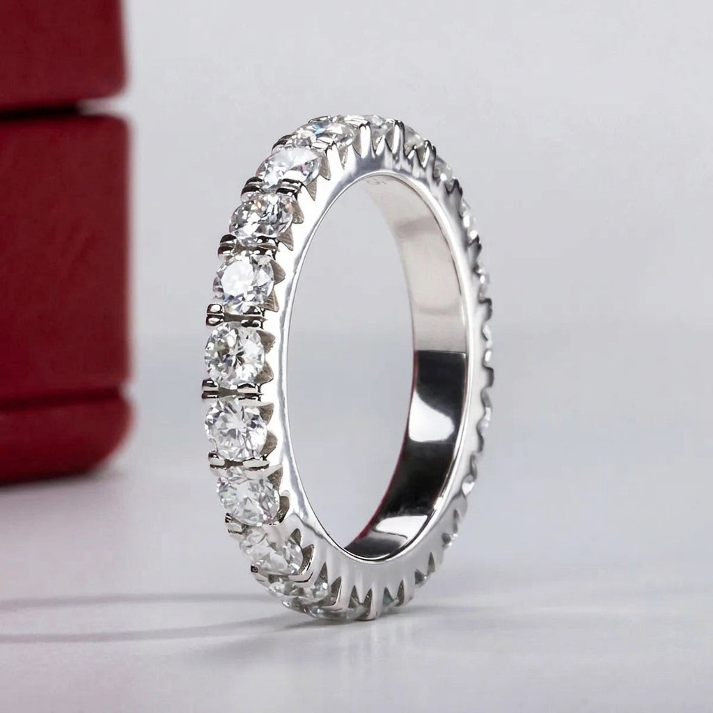 Deux Cents Moissanite 18k White Gold Wedding Band