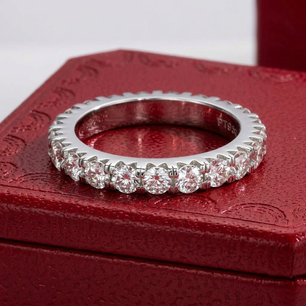 Deux Cents Moissanite 18k White Gold Wedding Band