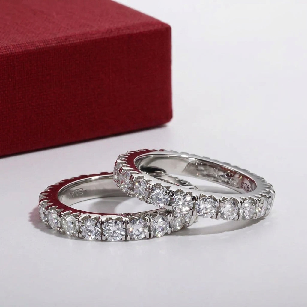 Deux Cents Moissanite 18k White Gold Wedding Band
