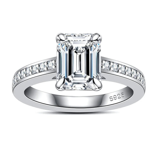 Aura Emerald Moissanite Ring
