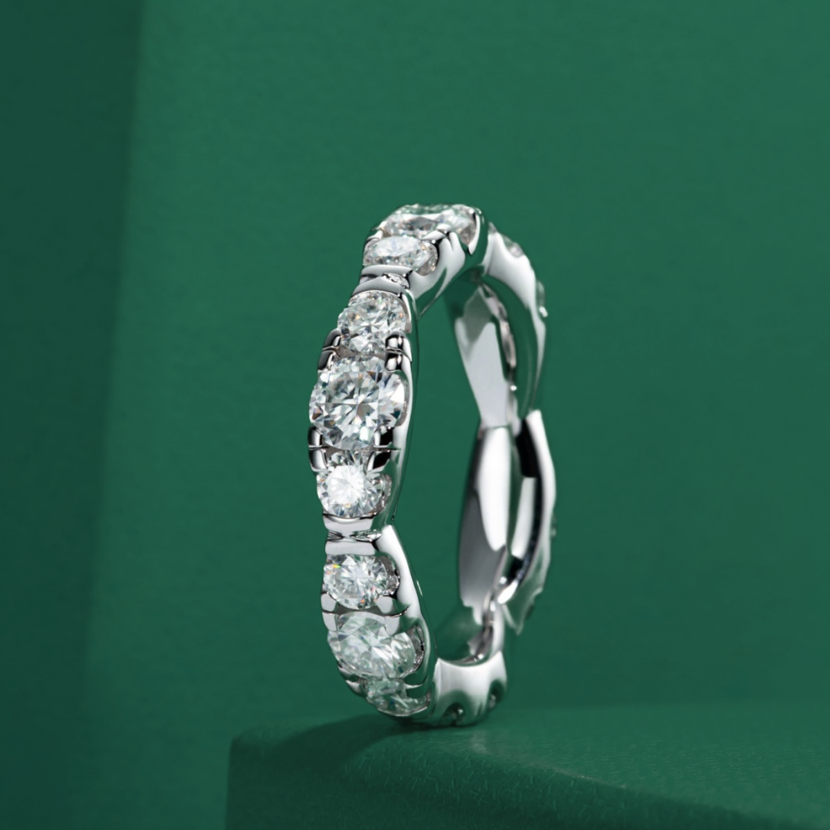 Variant Moissanite Wedding Ring