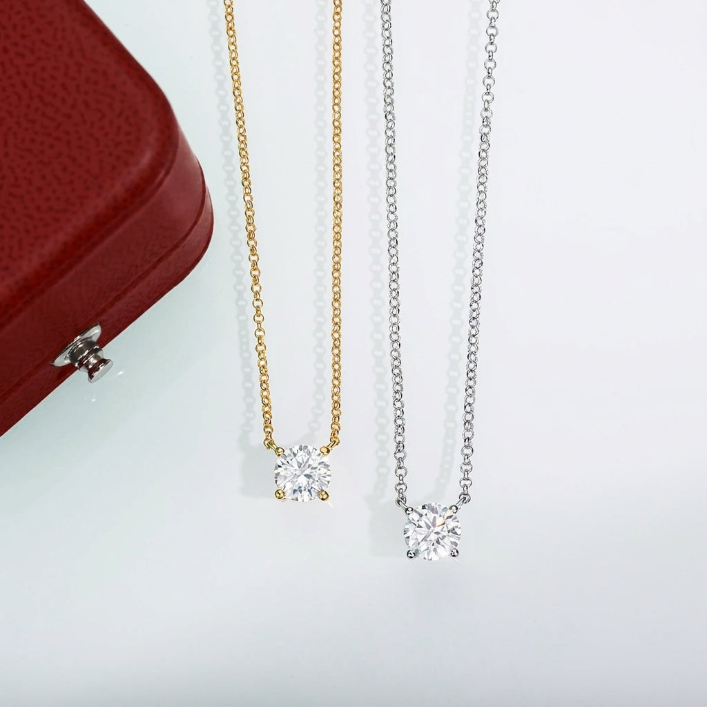 Quatre Griffes Moissanite Necklace