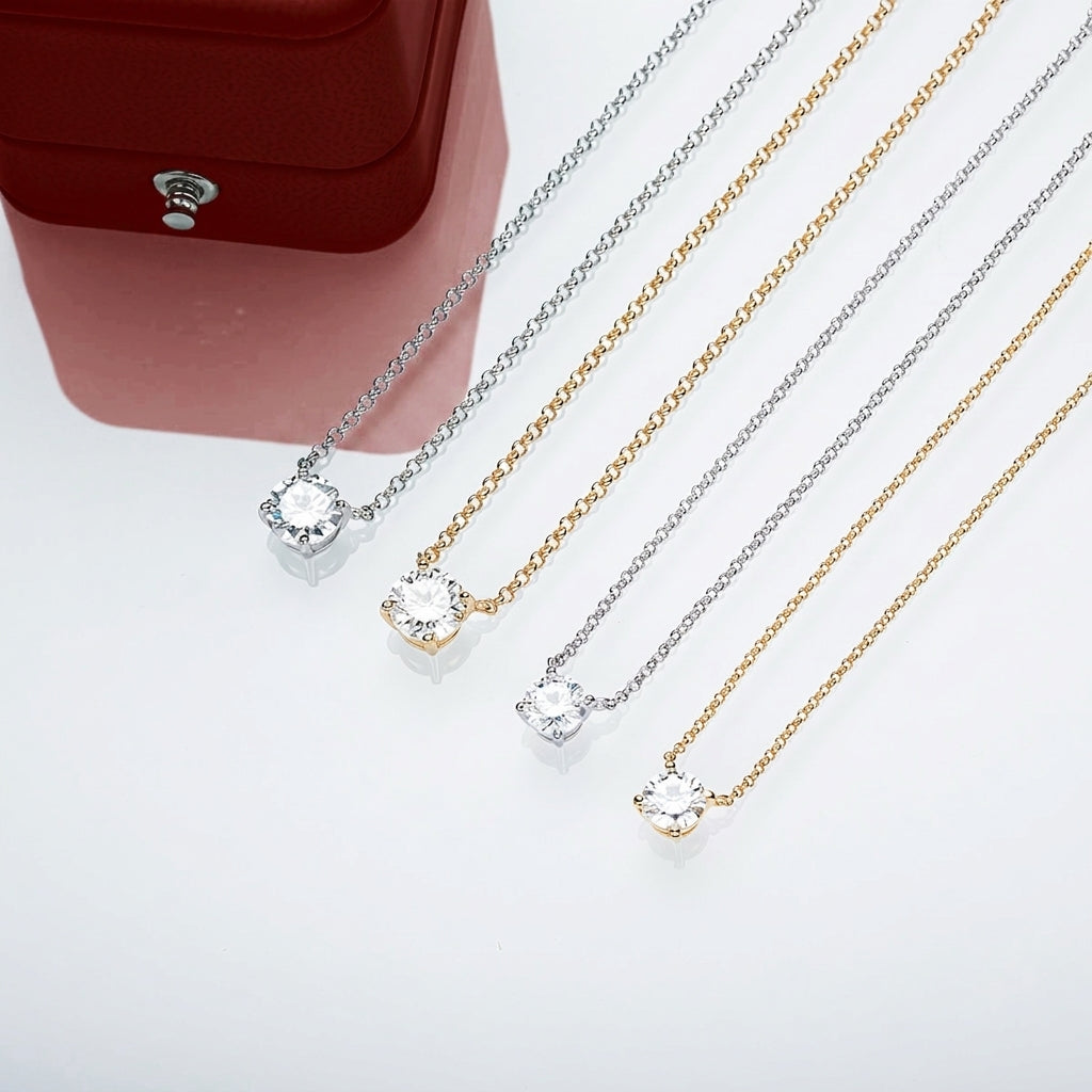 Quatre Griffes Moissanite Necklace