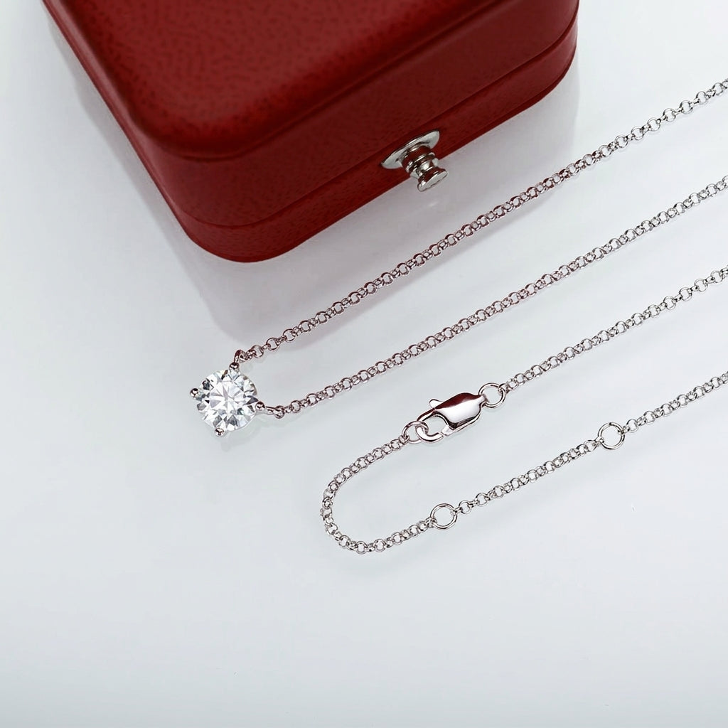 Quatre Griffes Moissanite Necklace