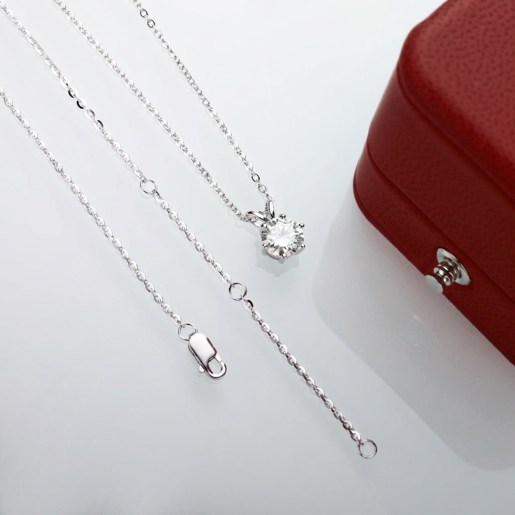 Six Griffes Moissanite Necklace