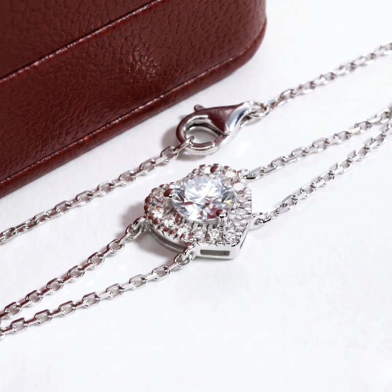 Amour Coeur Moissanite Bracelet