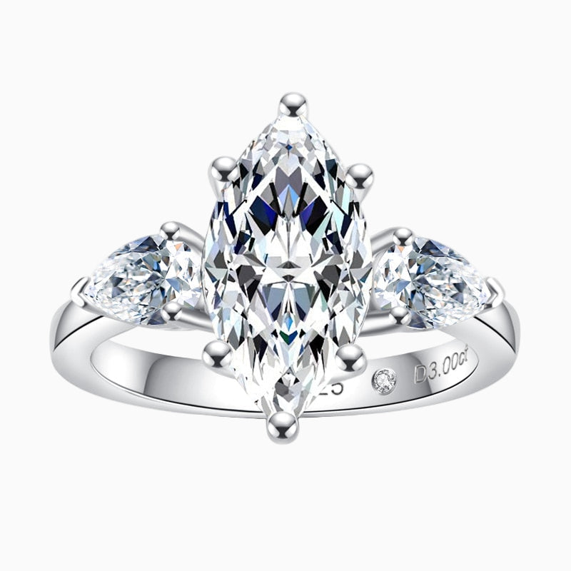 Navette Reine Marquise Moissanite Ring
